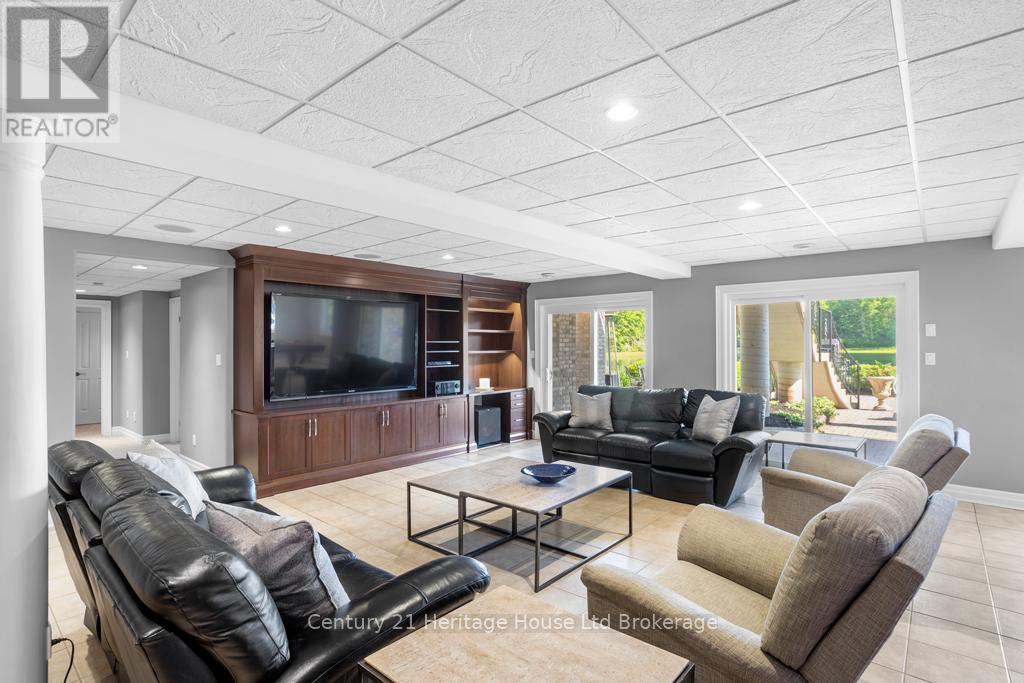 5067 Hamilton Road, Thames Centre, Ontario  N0L 1G6 - Photo 29 - X12192196
