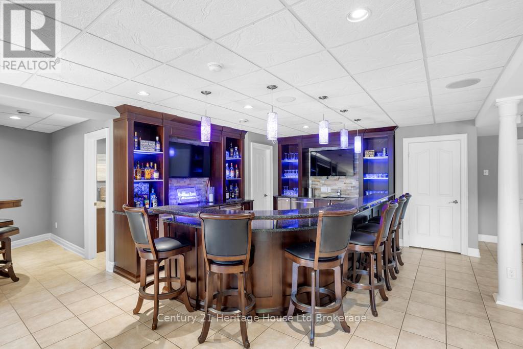 5067 Hamilton Road, Thames Centre, Ontario  N0L 1G6 - Photo 30 - X12192196