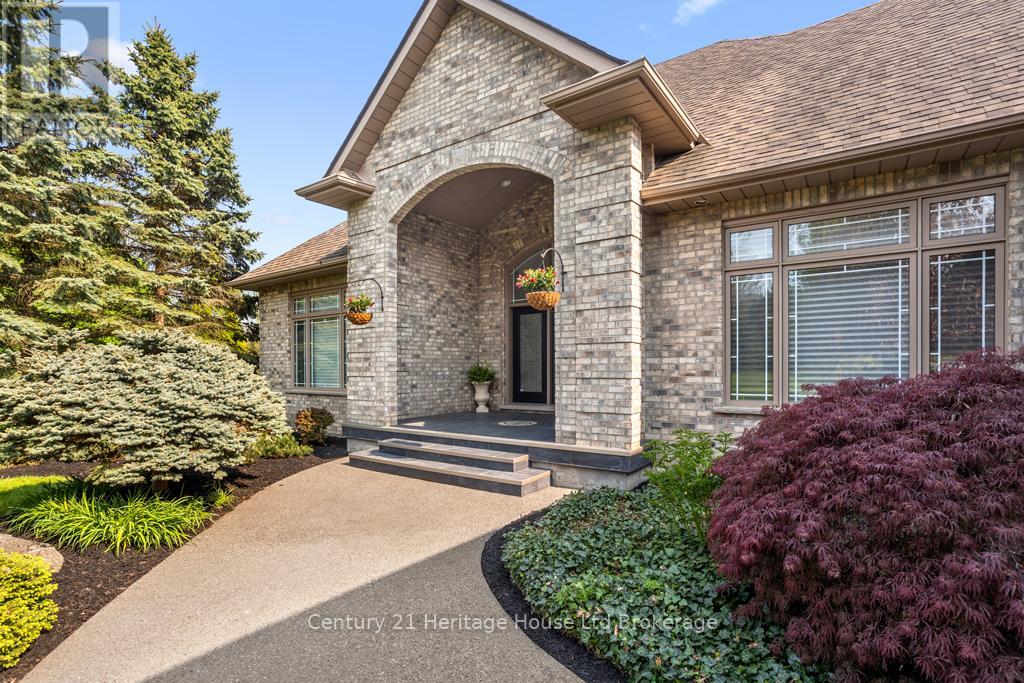 5067 Hamilton Road, Thames Centre, Ontario  N0L 1G6 - Photo 41 - X12192196