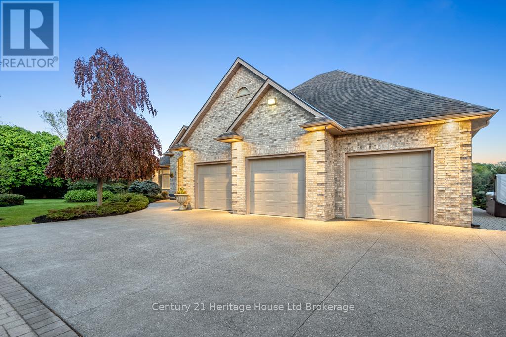 5067 Hamilton Road, Thames Centre, Ontario  N0L 1G6 - Photo 44 - X12192196