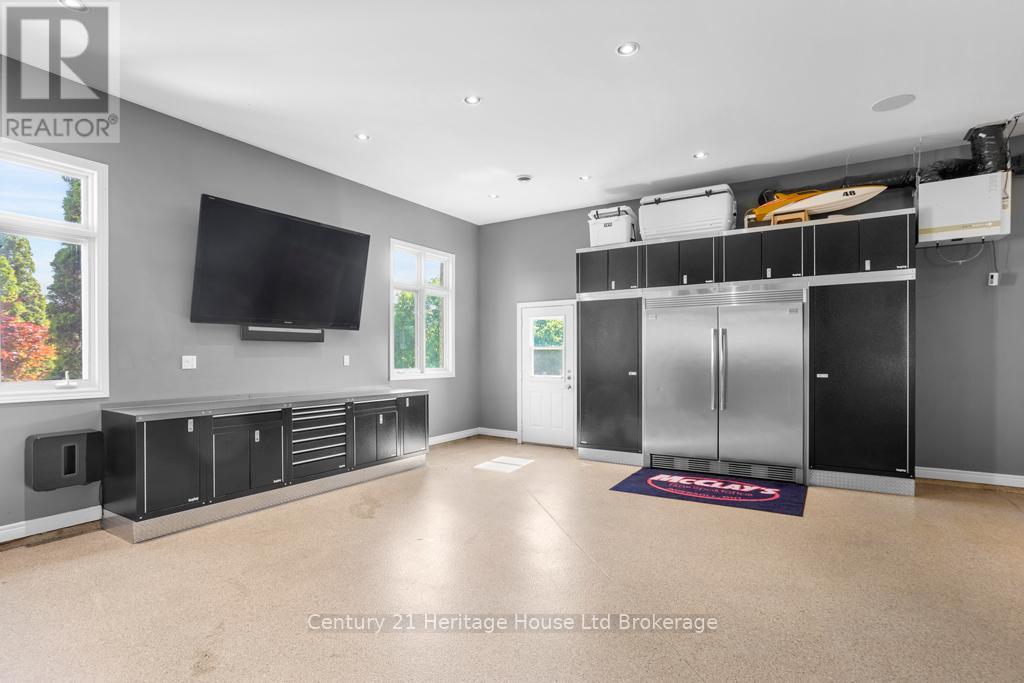 5067 Hamilton Road, Thames Centre, Ontario  N0L 1G6 - Photo 45 - X12192196