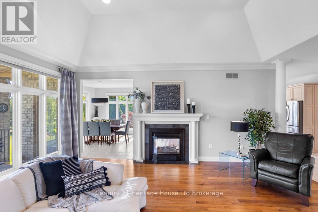 5067 Hamilton Road, Thames Centre, Ontario  N0L 1G6 - Photo 8 - X12192196