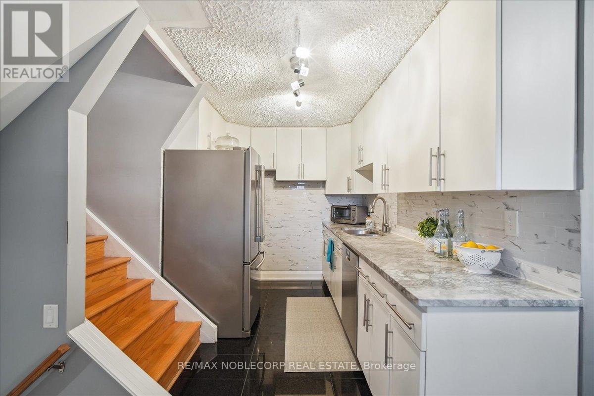 300 Cherokee Boulevard, Toronto, Ontario  M2H 2W7 - Photo 24 - C12192020