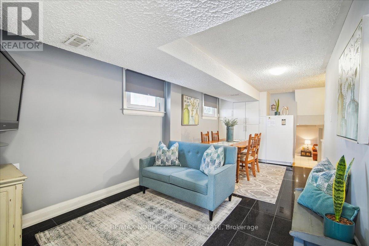 300 Cherokee Boulevard, Toronto (Pleasant View), Ontario  M2H 2W7 - Photo 33 - C12192020