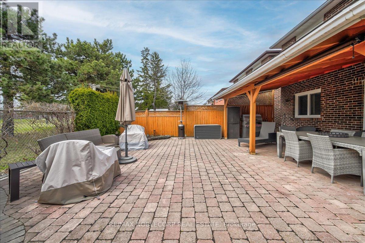 300 Cherokee Boulevard, Toronto (Pleasant View), Ontario  M2H 2W7 - Photo 38 - C12192020