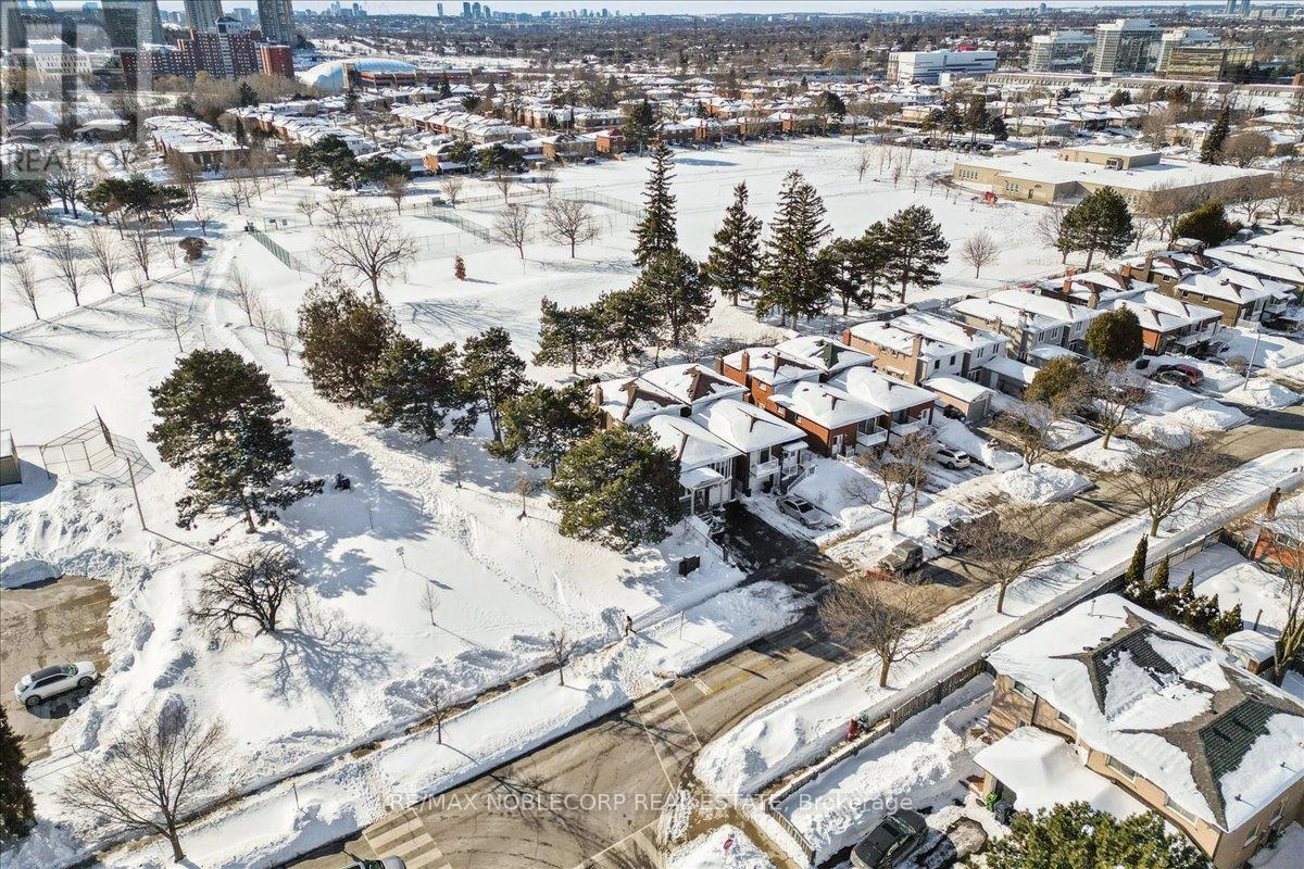 300 Cherokee Boulevard, Toronto (Pleasant View), Ontario  M2H 2W7 - Photo 49 - C12192020