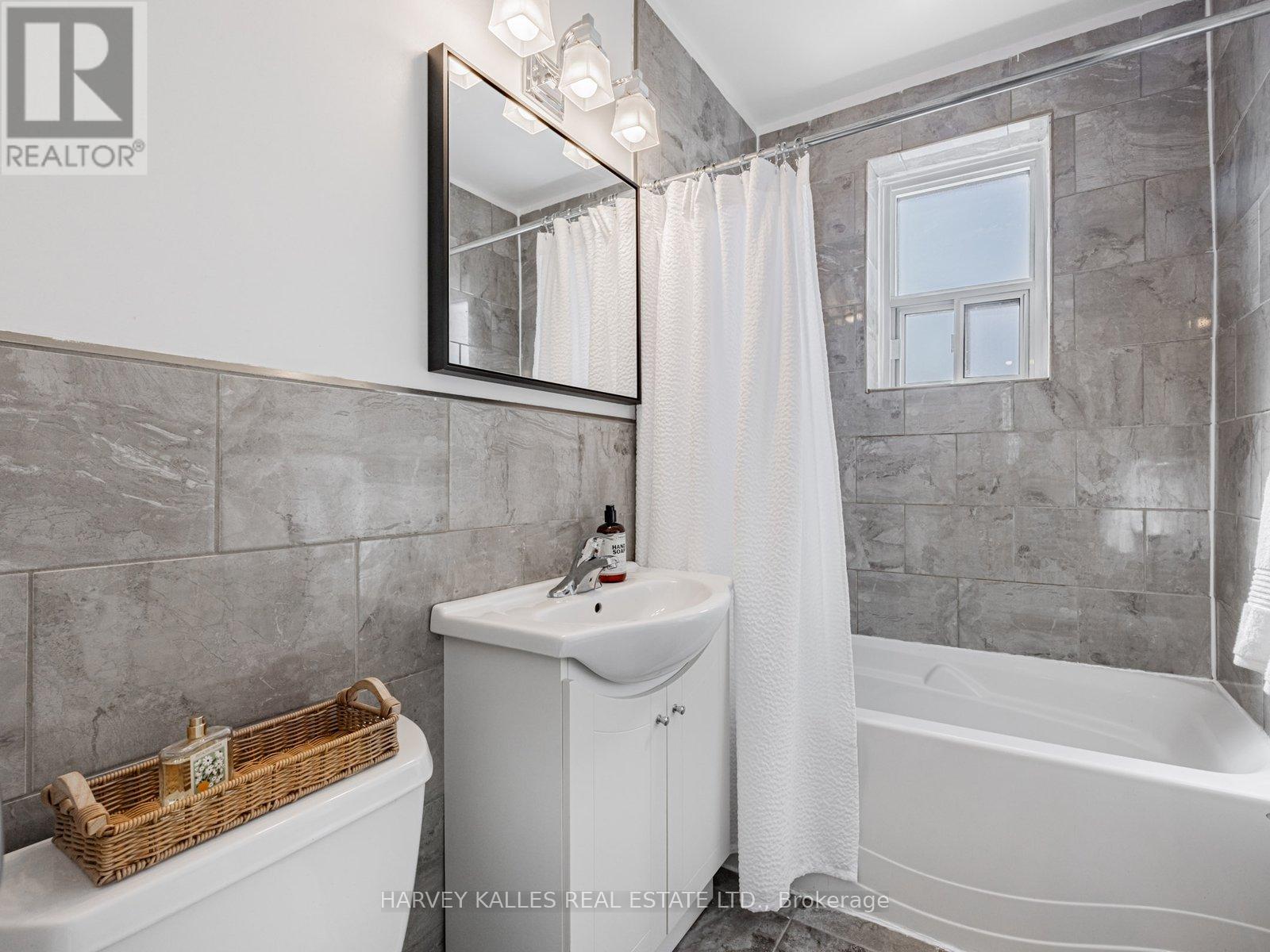 701 - 78 Warren Road, Toronto, Ontario  M4V 2R6 - Photo 19 - C12192189
