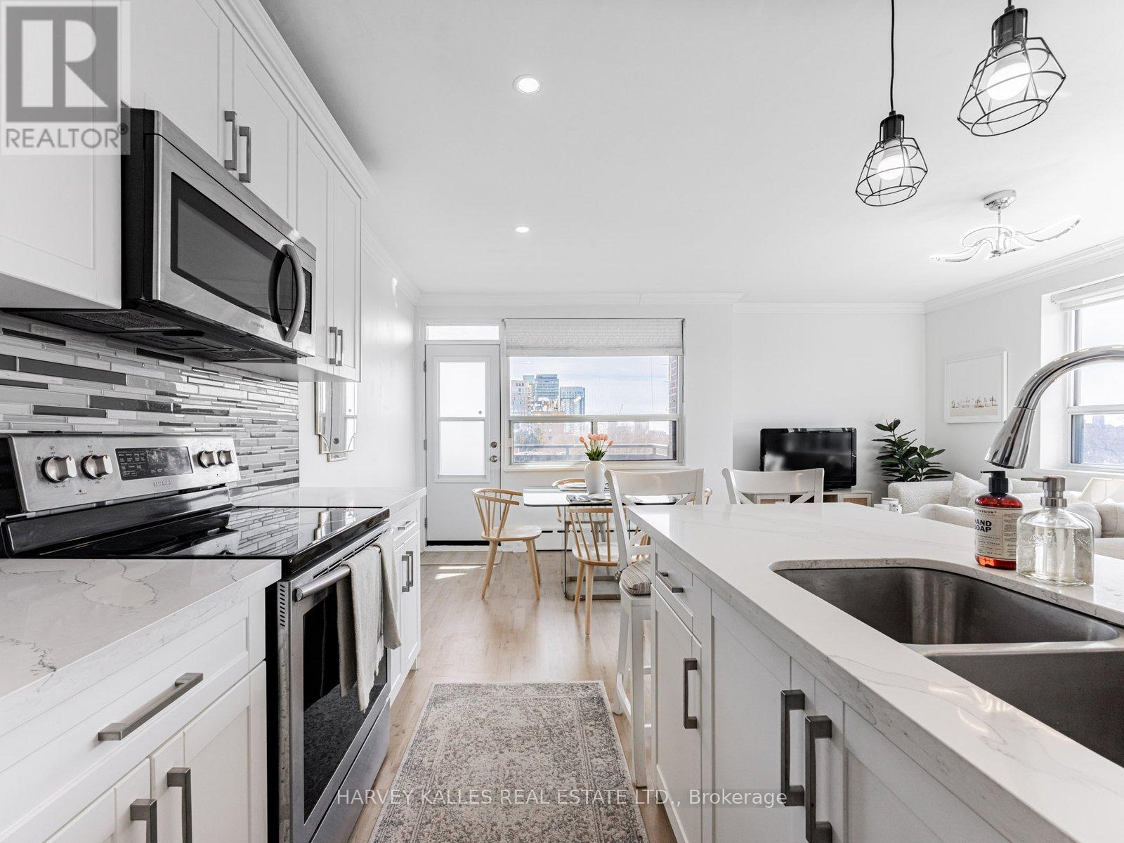701 - 78 Warren Road, Toronto, Ontario  M4V 2R6 - Photo 5 - C12192189