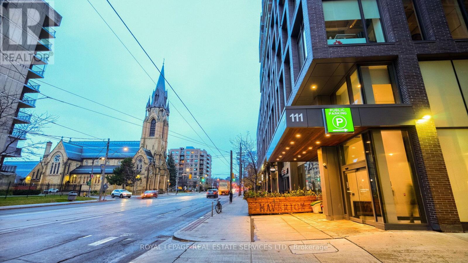 1301 - 111 Bathurst Street, Toronto, Ontario  M5V 0M9 - Photo 2 - C12192235