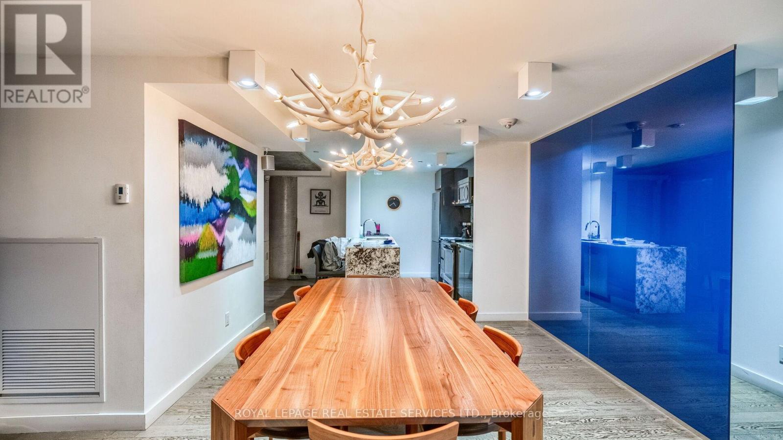 1301 - 111 Bathurst Street, Toronto, Ontario  M5V 0M9 - Photo 23 - C12192235