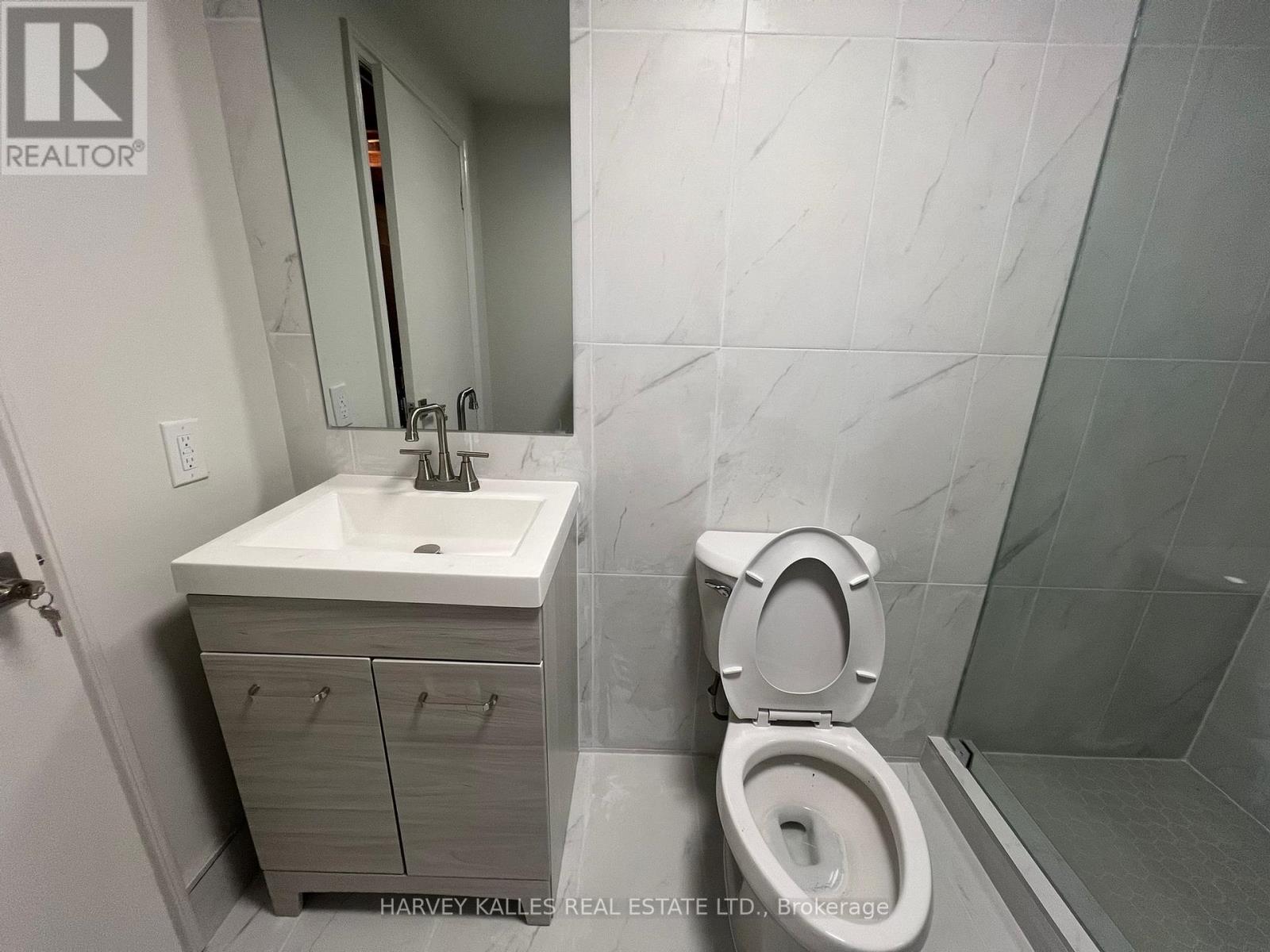 2 - 31 Robingrove Road, Toronto, Ontario  M2R 2Z8 - Photo 3 - C12192249