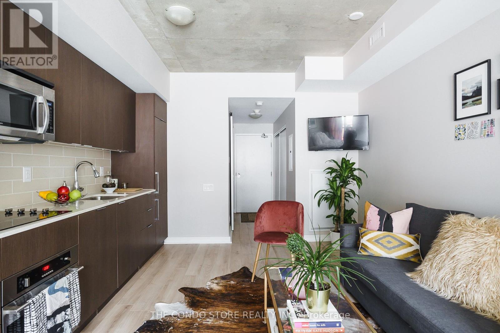 212 - 5 Hanna Avenue, Toronto, Ontario  M6K 0B3 - Photo 3 - C12192251