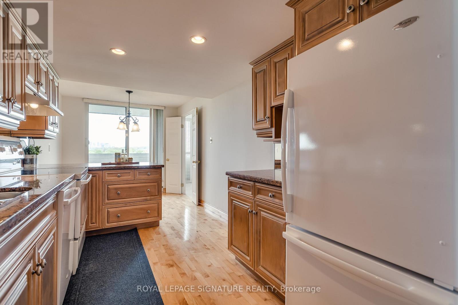 806 - 360 Bloor Street E, Toronto, Ontario  M4W 3M3 - Photo 13 - C12192252