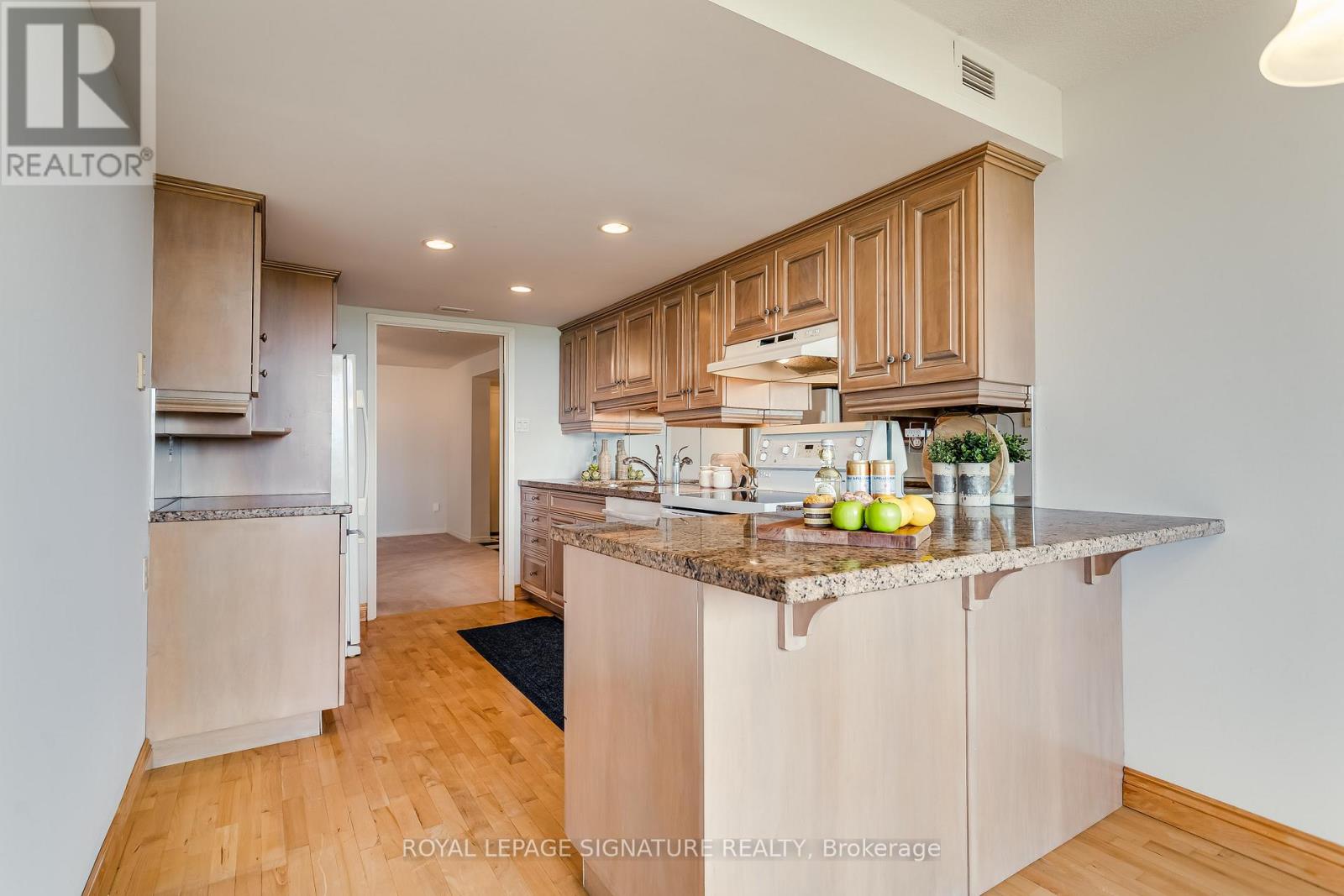 806 - 360 Bloor Street E, Toronto, Ontario  M4W 3M3 - Photo 16 - C12192252
