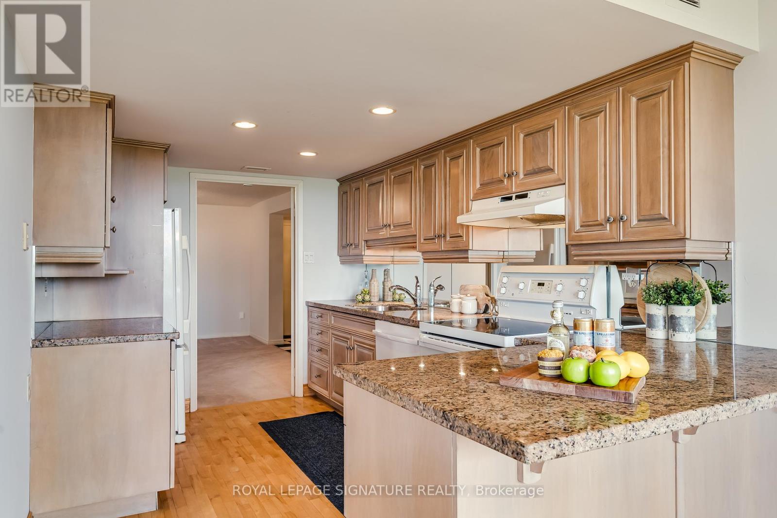 806 - 360 Bloor Street E, Toronto, Ontario  M4W 3M3 - Photo 17 - C12192252
