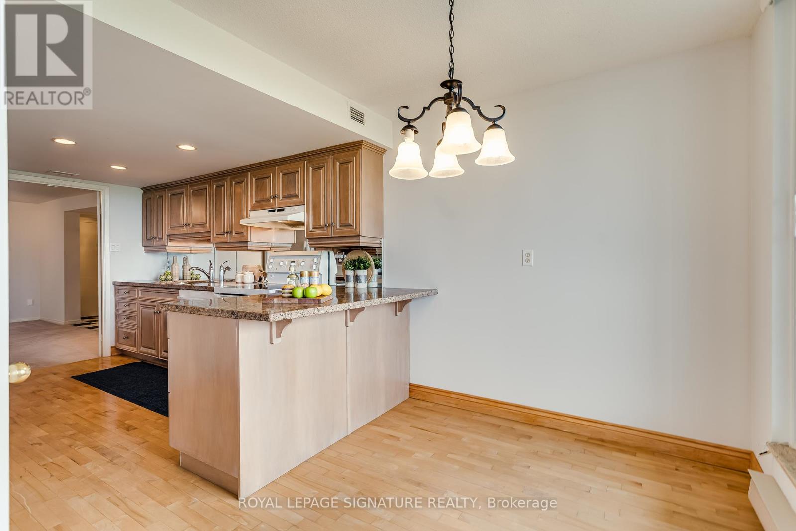 806 - 360 Bloor Street E, Toronto, Ontario  M4W 3M3 - Photo 18 - C12192252