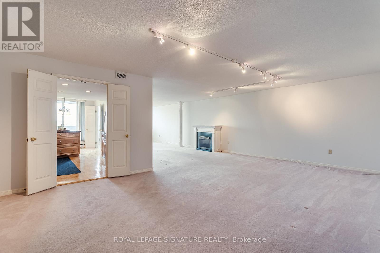 806 - 360 Bloor Street E, Toronto, Ontario  M4W 3M3 - Photo 4 - C12192252