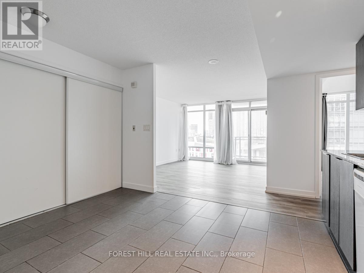 819 - 15 Brunel Court, Toronto, Ontario  M5V 3Y6 - Photo 8 - C12192297