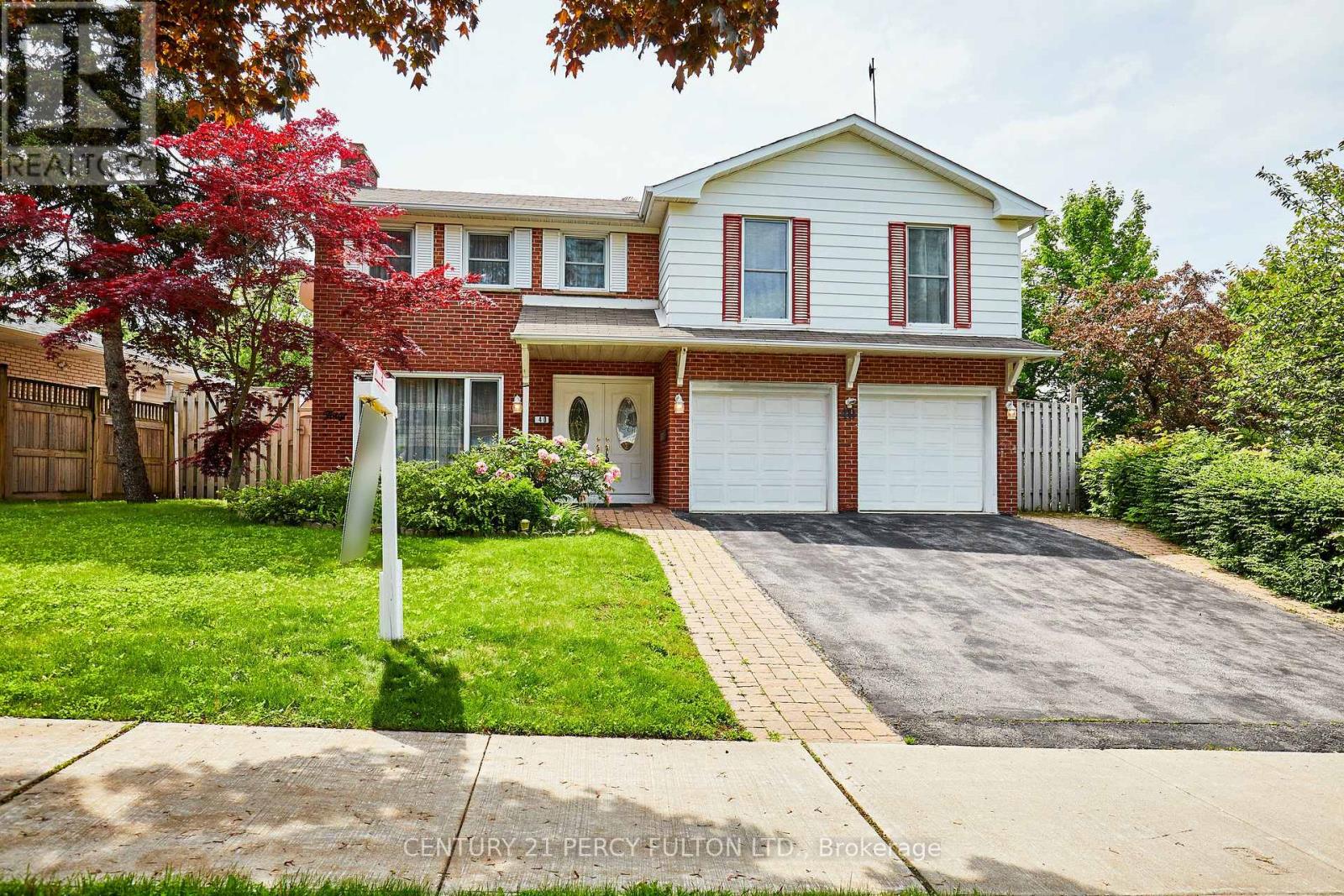 Property at 40 FARMVIEW CRESCENT image 3