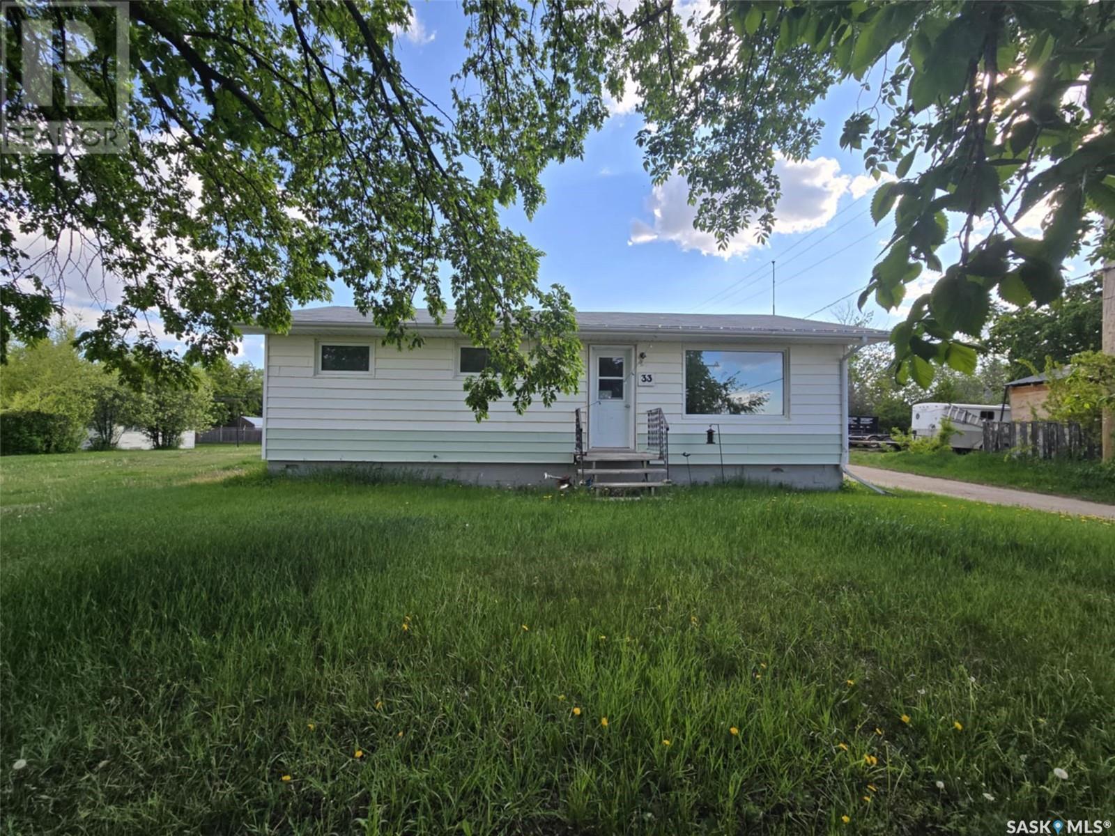 33 4th AVENUE E, Central Butte, Saskatchewan