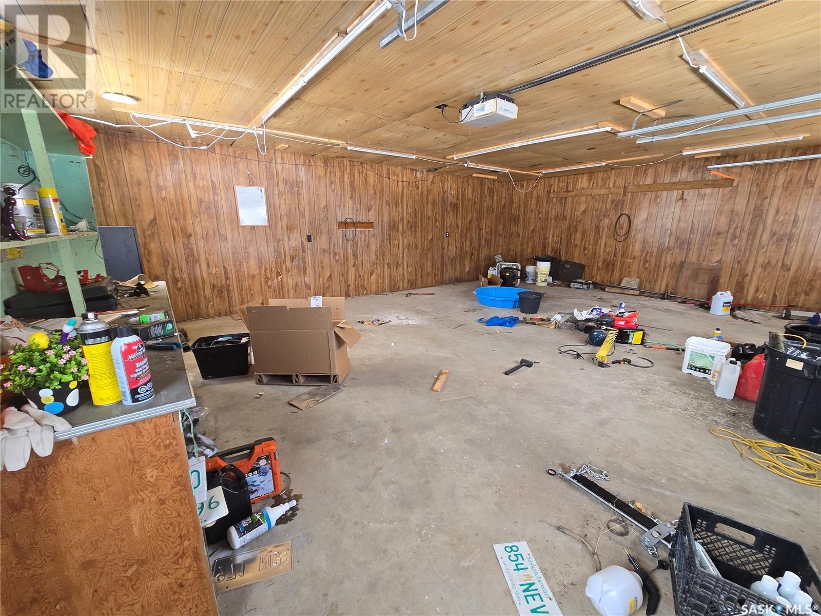 33 4th Avenue E, Central Butte, Saskatchewan  S0H 0A1 - Photo 21 - SK998357