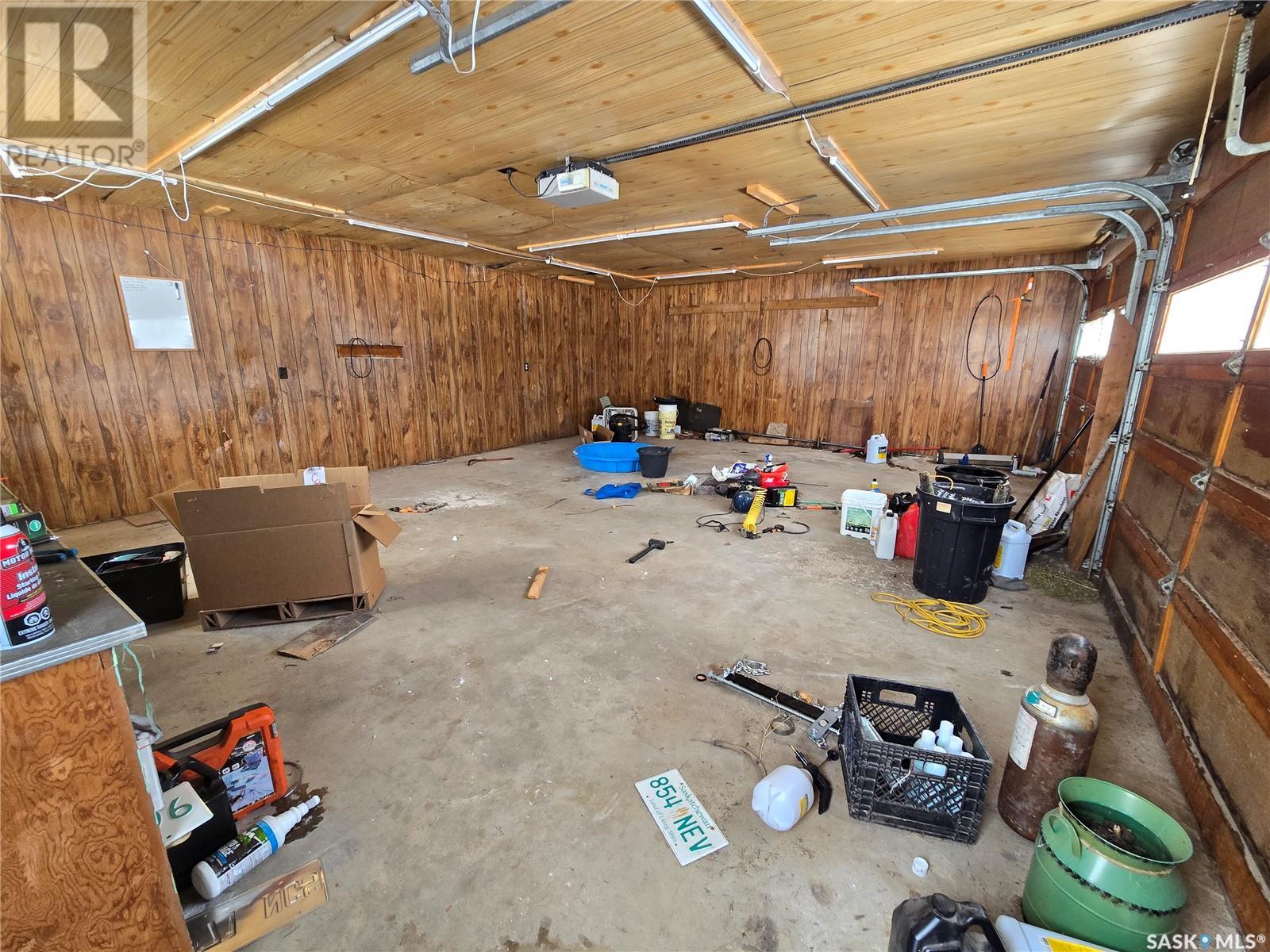 33 4th Avenue E, Central Butte, Saskatchewan  S0H 0A1 - Photo 20 - SK998357