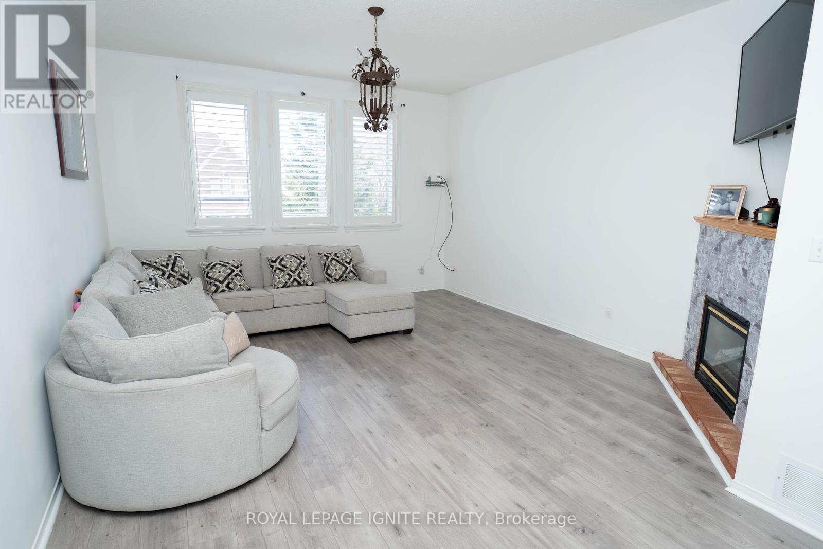 82 Elephant Hill Drive, Clarington, Ontario  L1C 4M6 - Photo 15 - E12192013