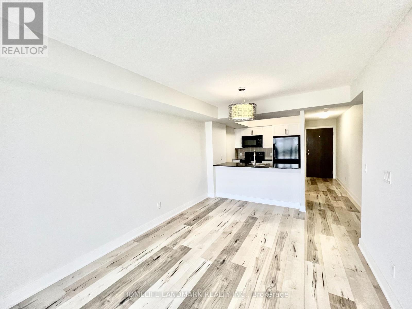 1111 - 125 Village Green Square, Toronto, Ontario  M1S 0G3 - Photo 2 - E12192039