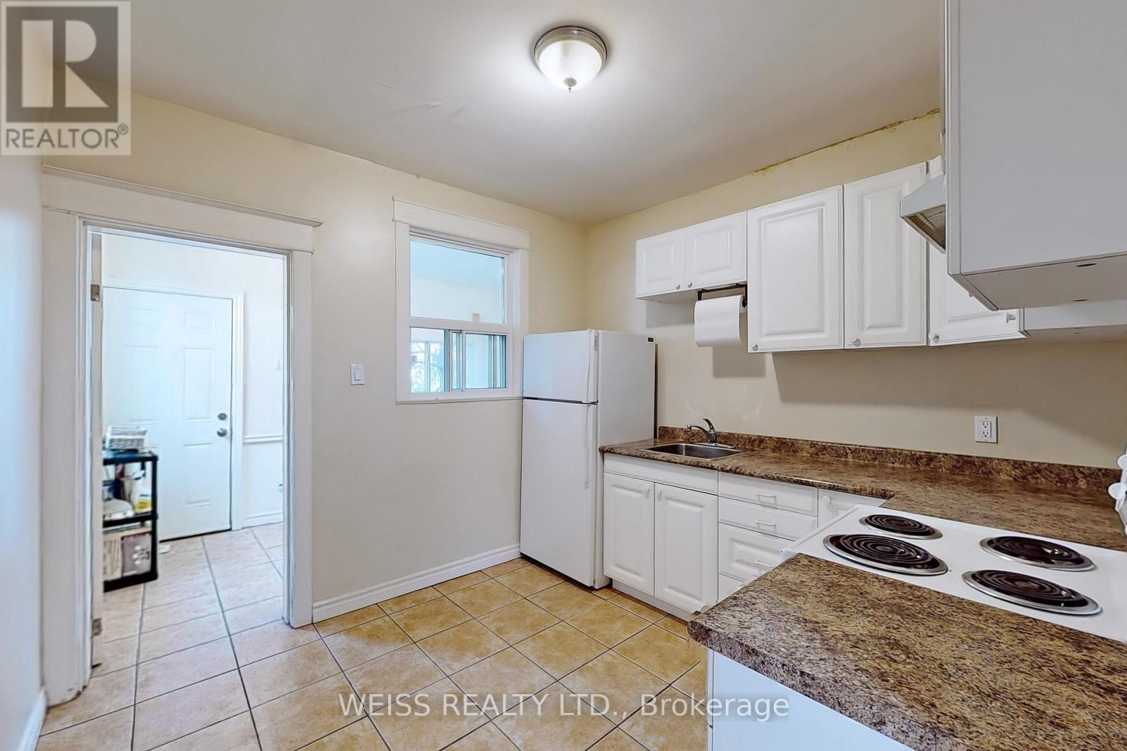 Upper - 2468 Danforth Avenue, Toronto, Ontario  M4C 1K9 - Photo 37 - E12192126
