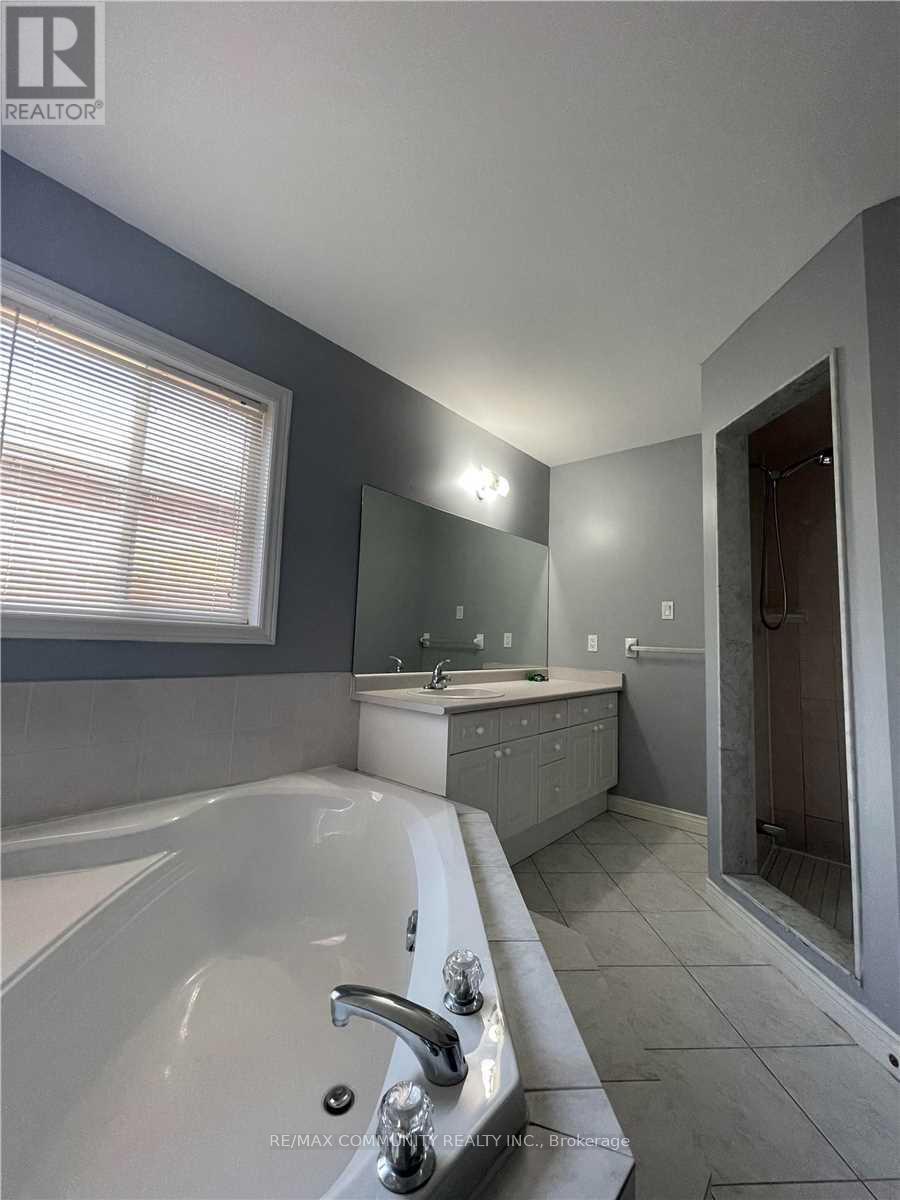Main - 38 Bluenose Crescent, Toronto, Ontario  M1C 4R6 - Photo 16 - E12192176