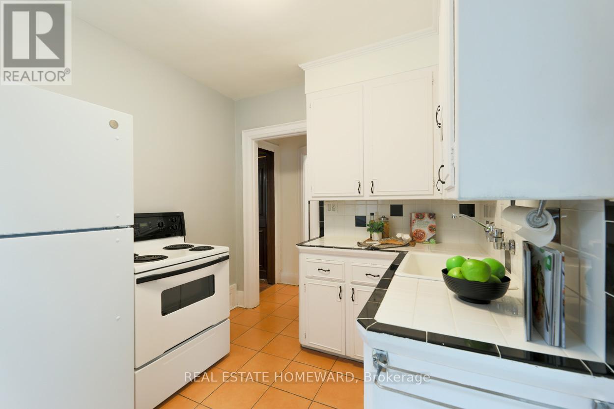 1778 Gerrard Street E, Toronto (Woodbine Corridor), Ontario  M4L 2B4 - Photo 13 - E12192254