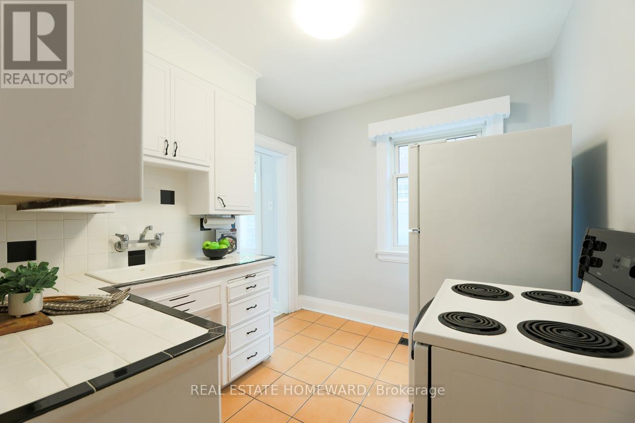 1778 Gerrard Street E, Toronto (Woodbine Corridor), Ontario  M4L 2B4 - Photo 16 - E12192254