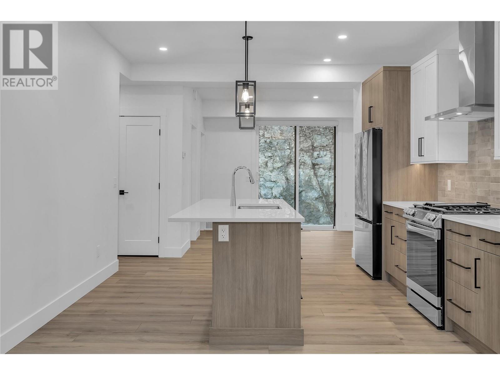 Property at 2835 Canyon Crest Drive Unit# 17 image 5