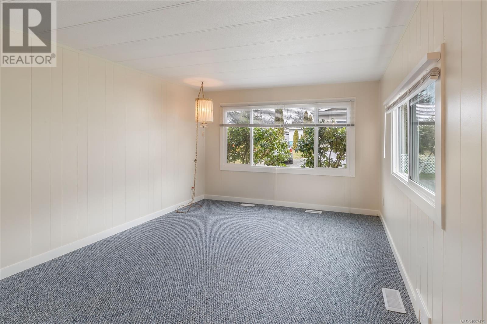 Property at 38 Honey Dr image 2