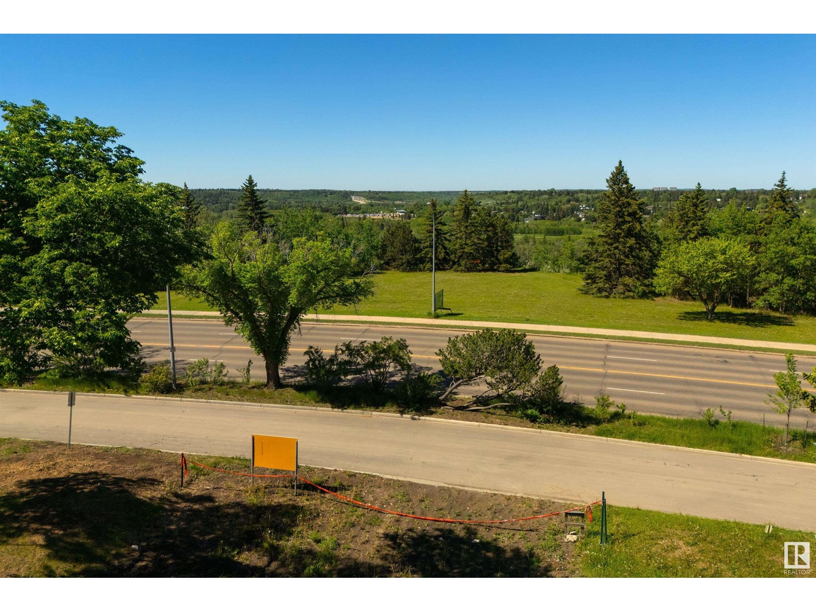 Property at 8307 SASKATCHEWAN DR NW image 3