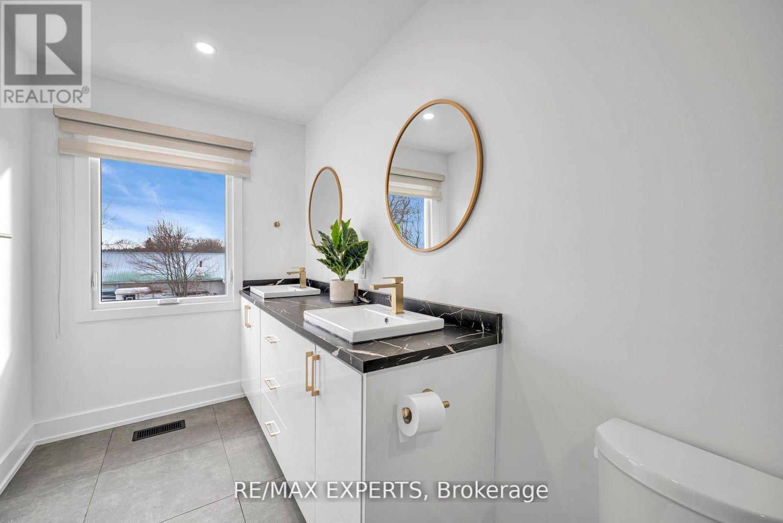 1004 Robinson Street, Innisfil, Ontario  L0L 1C0 - Photo 21 - N12192029