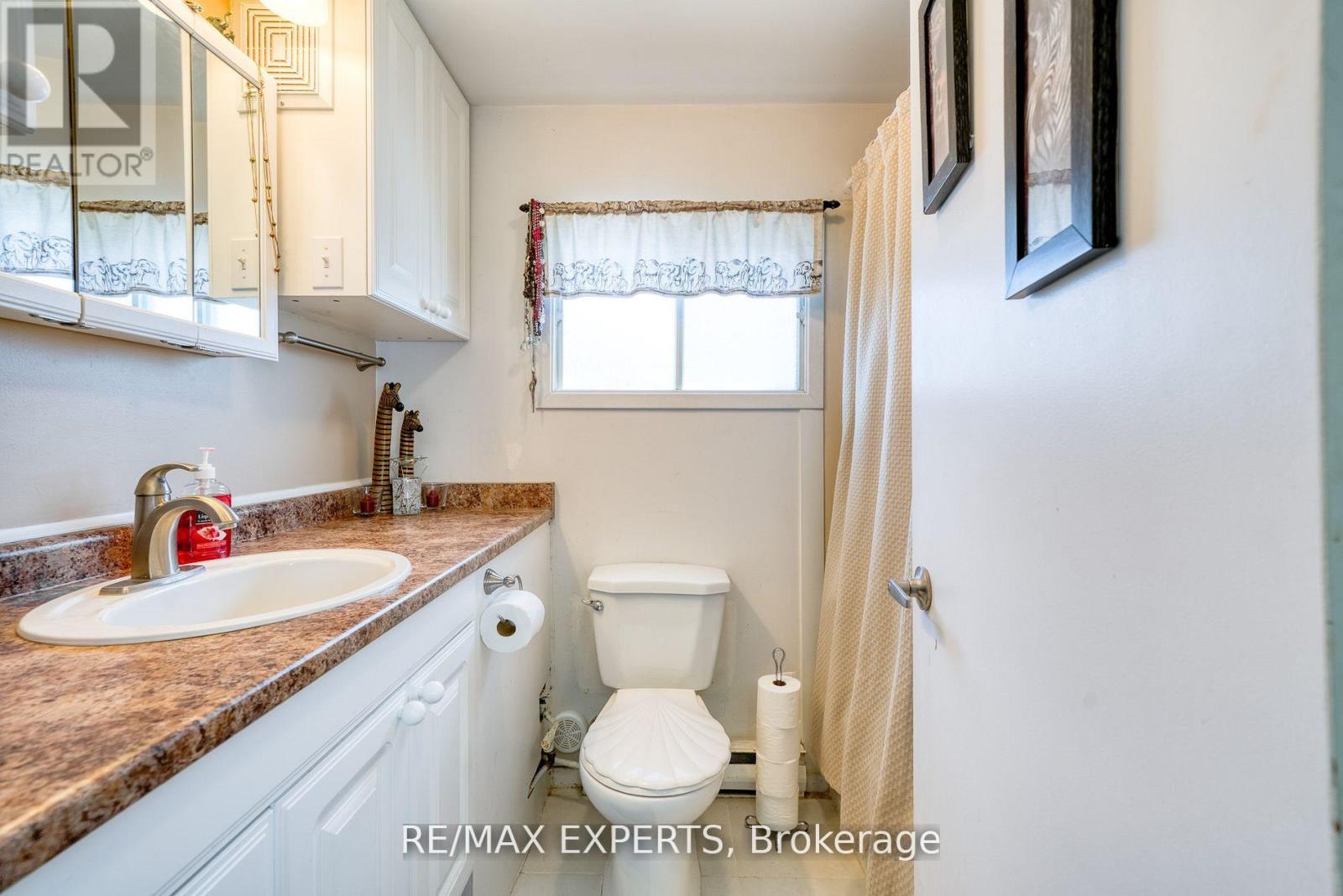 1004 Robinson Street, Innisfil (Lefroy), Ontario  L0L 1C0 - Photo 35 - N12192029