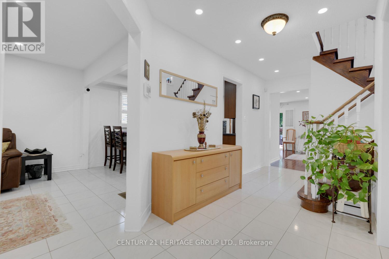 19 Bingham Street, Richmond Hill (North Richvale), Ontario  L4C 8Y6 - Photo 13 - N12192101