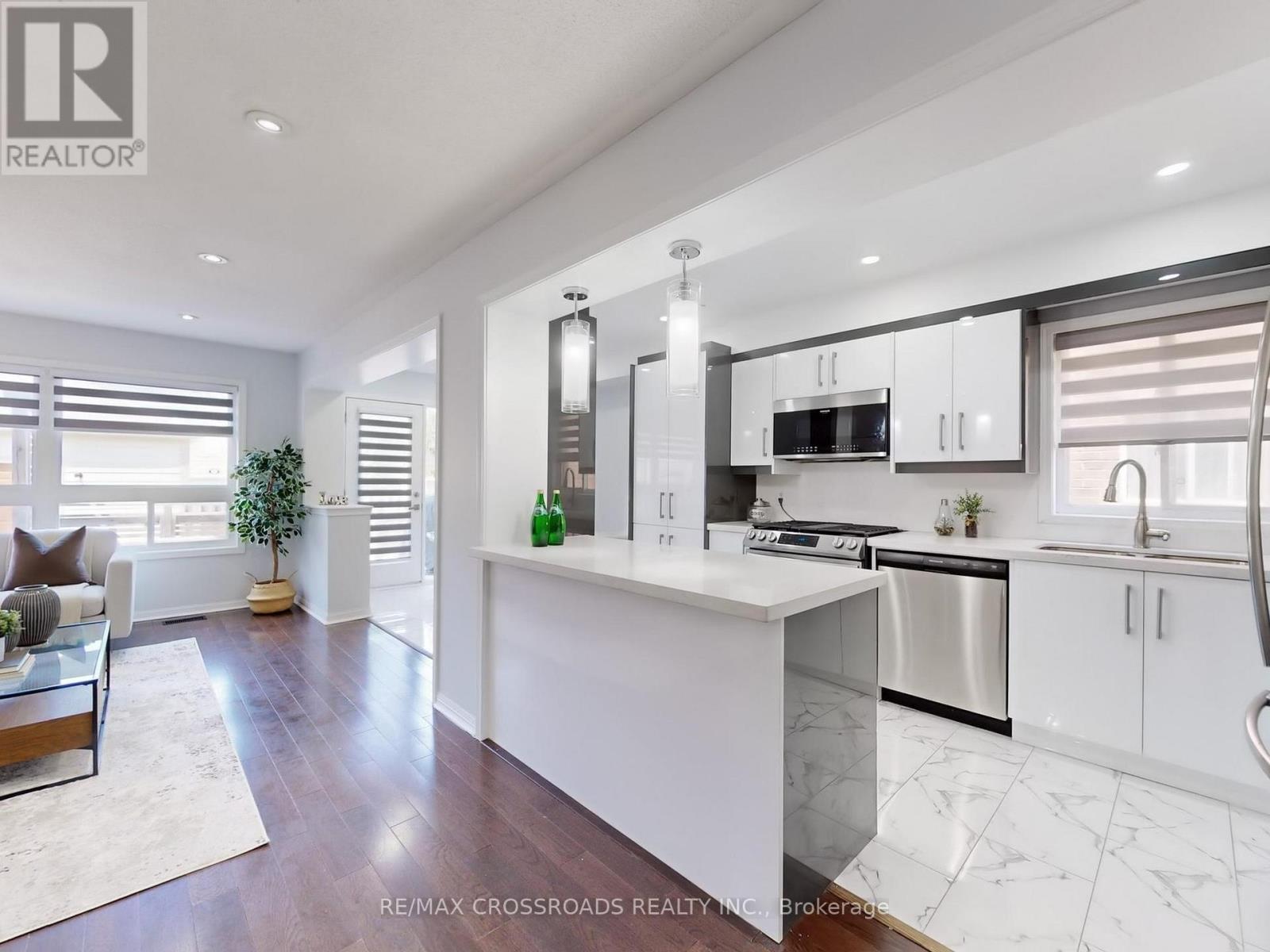 244 White's Hill Avenue, Markham, Ontario  L6B 1K1 - Photo 17 - N12192157
