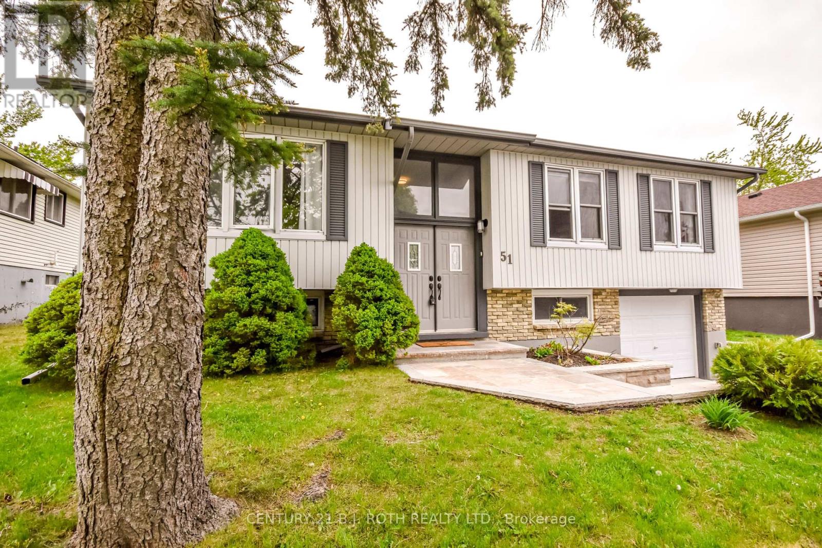 51 Heather Street, Barrie, Ontario  L4N 4M9 - Photo 36 - S12192032