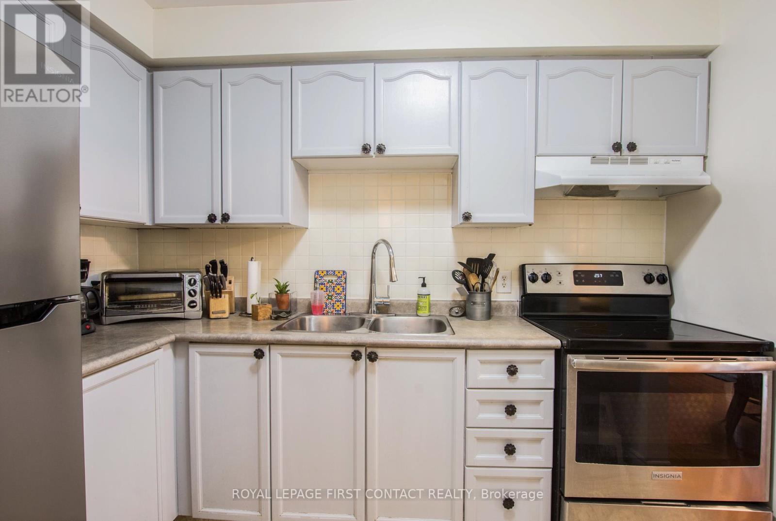 4 - 261 Rose Street, Barrie, Ontario  L4M 2V3 - Photo 8 - S12192118