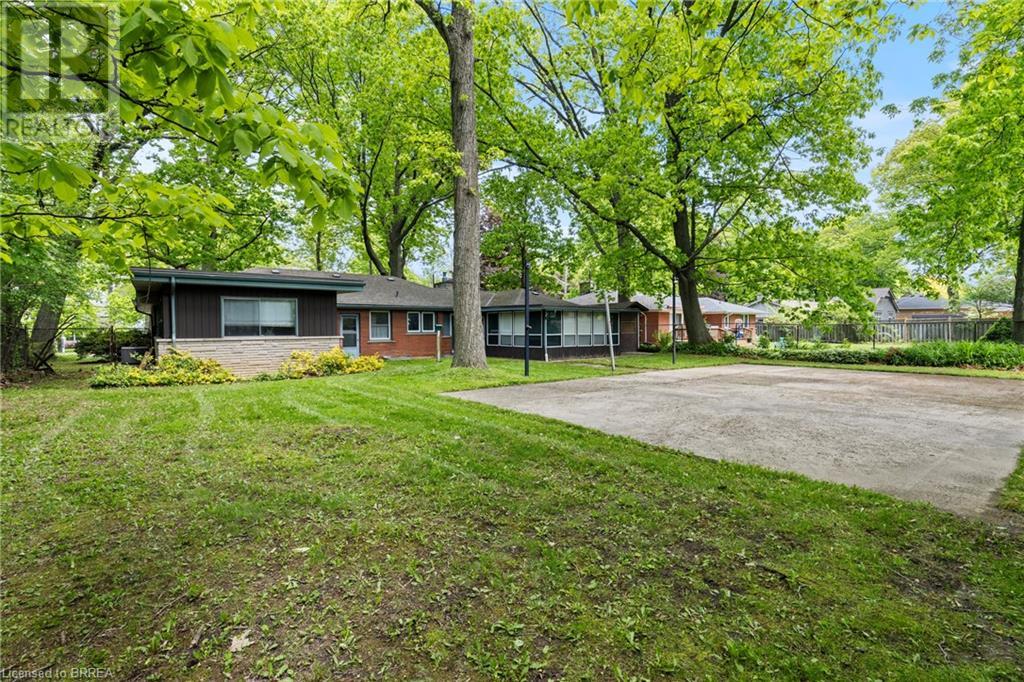 537 Scenic Drive, Hamilton, Ontario  L9C 1G9 - Photo 13 - 40734876
