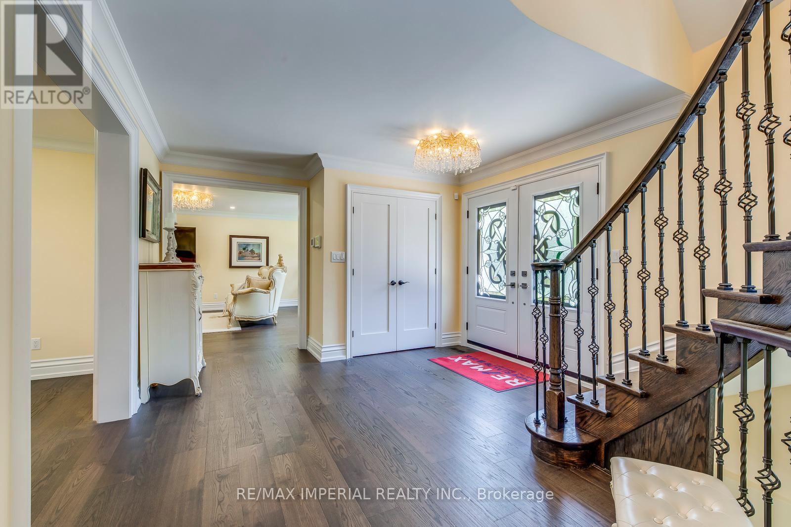 1033 Wenleigh Court, Mississauga, Ontario  L5H 1M7 - Photo 8 - W12190365