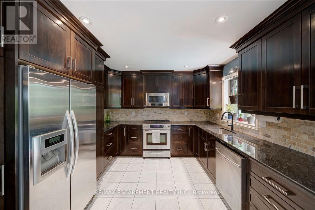786 Upper Horning Road, Hamilton, Ontario  L9C 7R4 - Photo 13 - X12160660