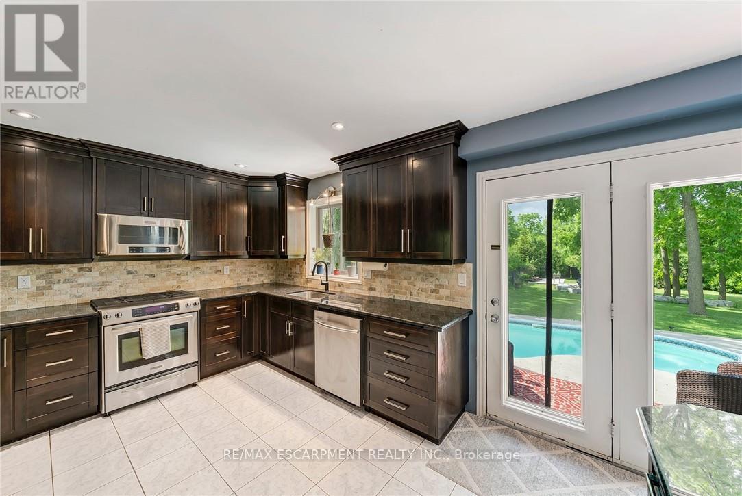 786 Upper Horning Road, Hamilton, Ontario  L9C 7R4 - Photo 14 - X12160660