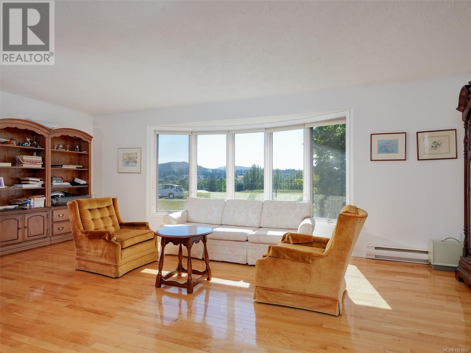 3191 Martindale Rd, Central Saanich, British Columbia  V8L 1V2 - Photo 10 - 1001865