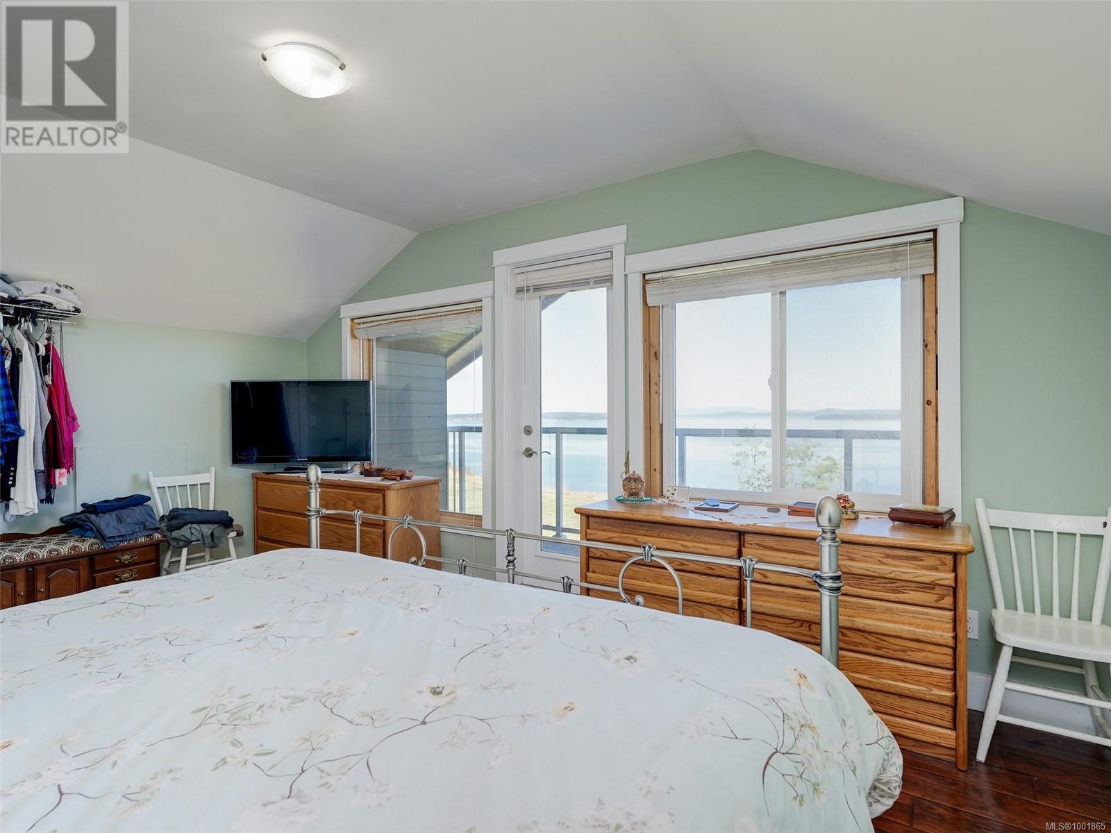 3191 Martindale Rd, Central Saanich, British Columbia  V8L 1V2 - Photo 36 - 1001865