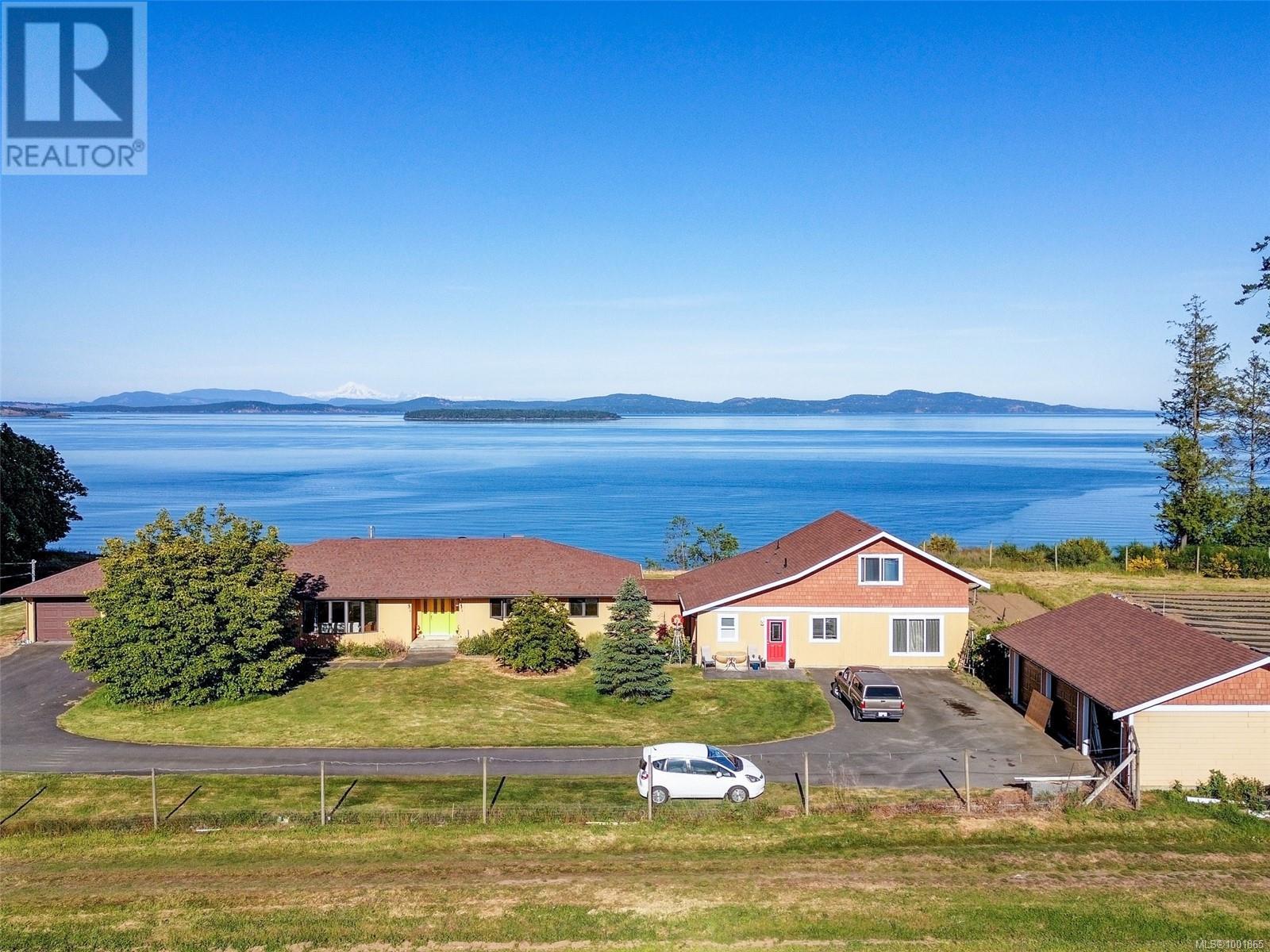 3191 Martindale Rd, Central Saanich, British Columbia  V8L 1V2 - Photo 4 - 1001865