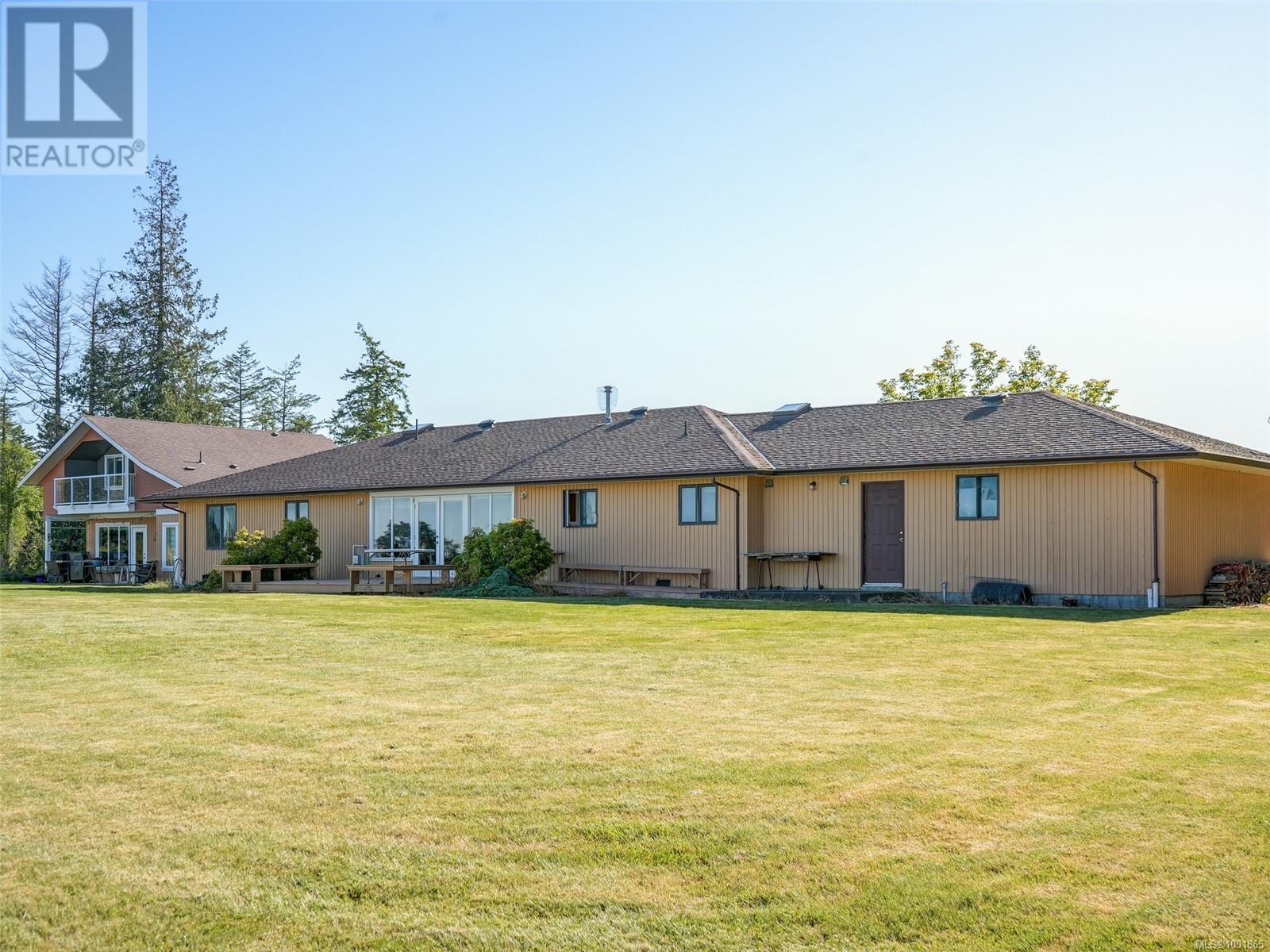 3191 Martindale Rd, Central Saanich, British Columbia  V8L 1V2 - Photo 40 - 1001865