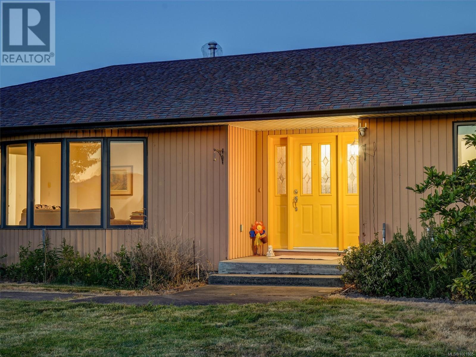 3191 Martindale Rd, Central Saanich, British Columbia  V8L 1V2 - Photo 47 - 1001865
